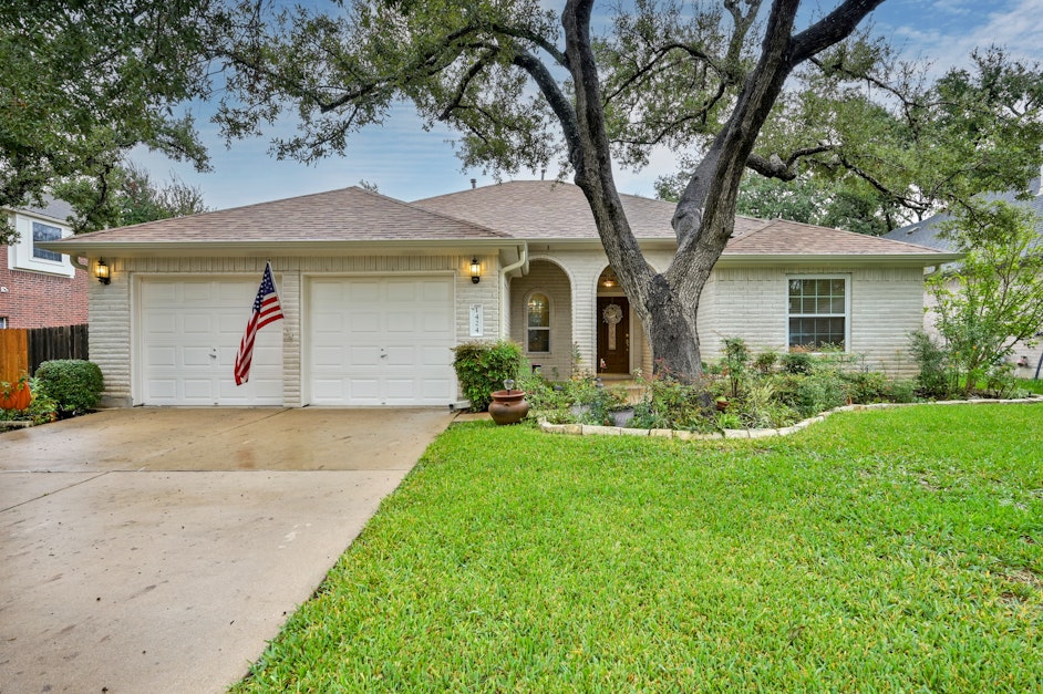 1424 Spiderlily View, Cedar Park, TX 78613, Presented by Kiersty Lombar